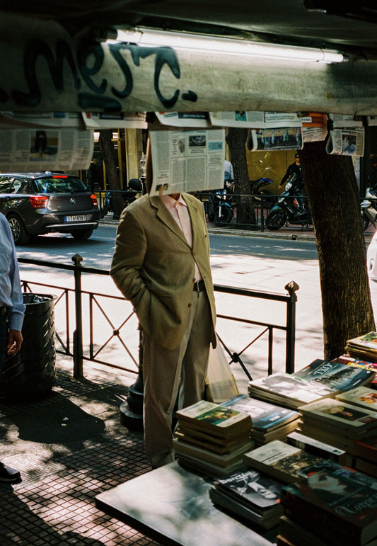 Christos Kontos, Man reading newspaper Akadimias Street — Postcards from Athens, Galerie Faces
