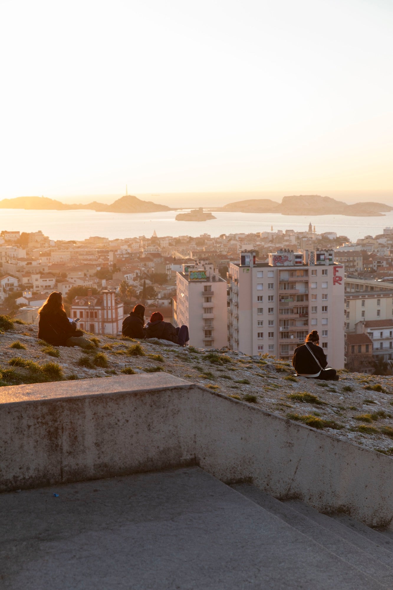 Victoire Eouzan - Les îles, le soir